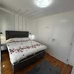 Lejlighed Astelliora Modern In Heart Of Old Town With Secure Parking Sarajevo