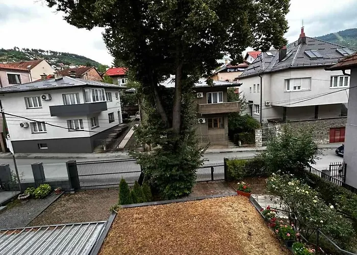 Astelliora Modern In Heart Of Old Town With Secure Parking *